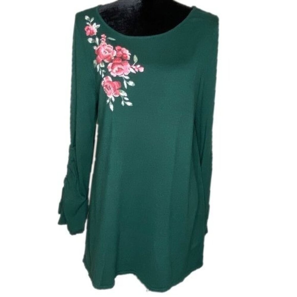 Monroe & Main Knitted Sweater Womens Size L Embroidered Roses Scoop Neck